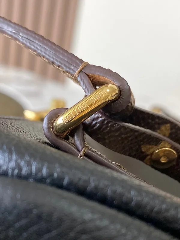 All Categories Official Website "Brand Women's Bags" Women's Bags 💙 LV 2026 New LV Crossbody Bag
