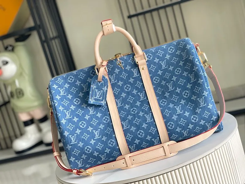 All categories 💚 Authentic bags 💚 LV LV new travel bag