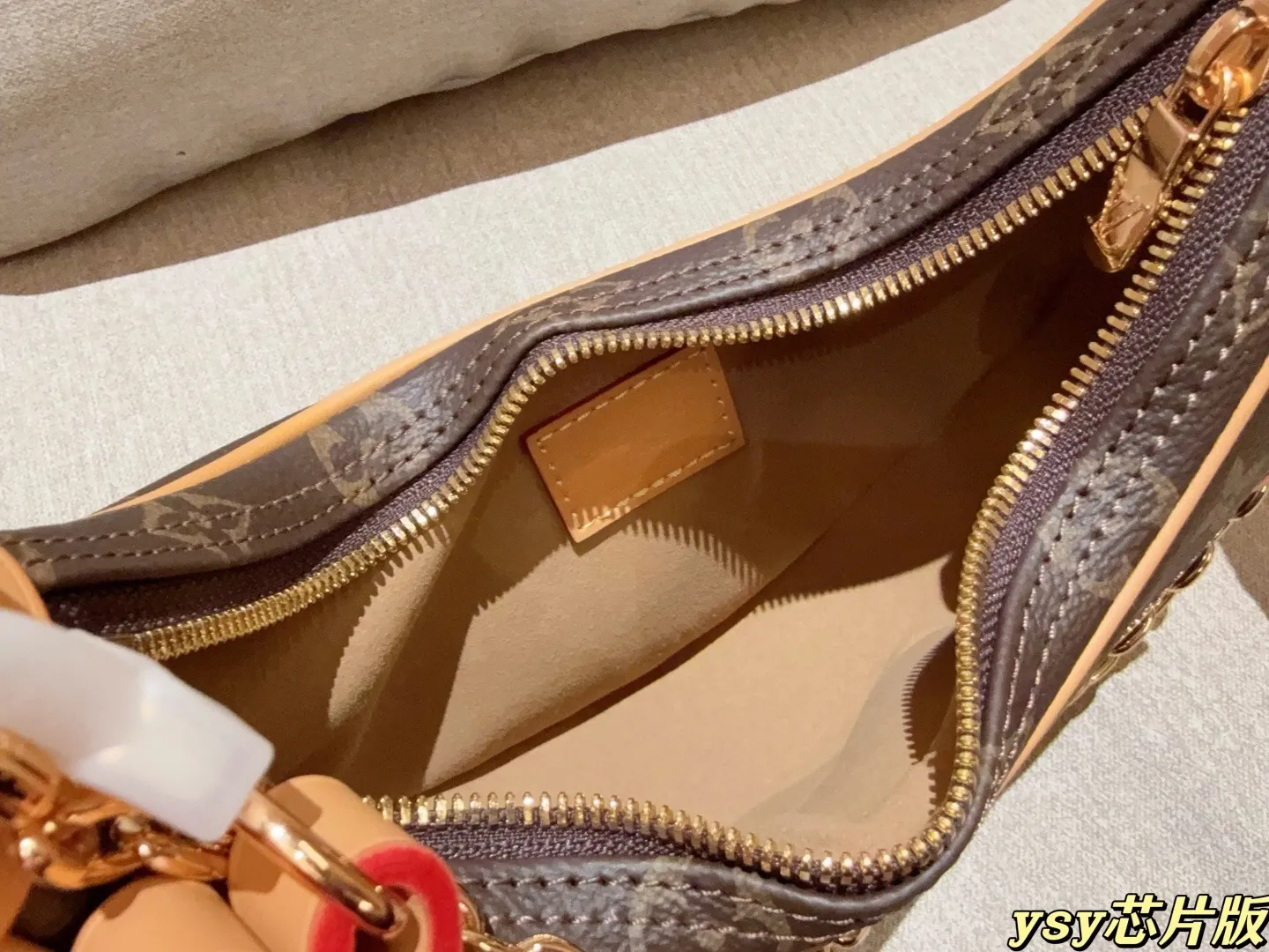 All categories Official website "Brand Women's Bags" Women's Bags 💙 LV 2025 new LV armpit bag