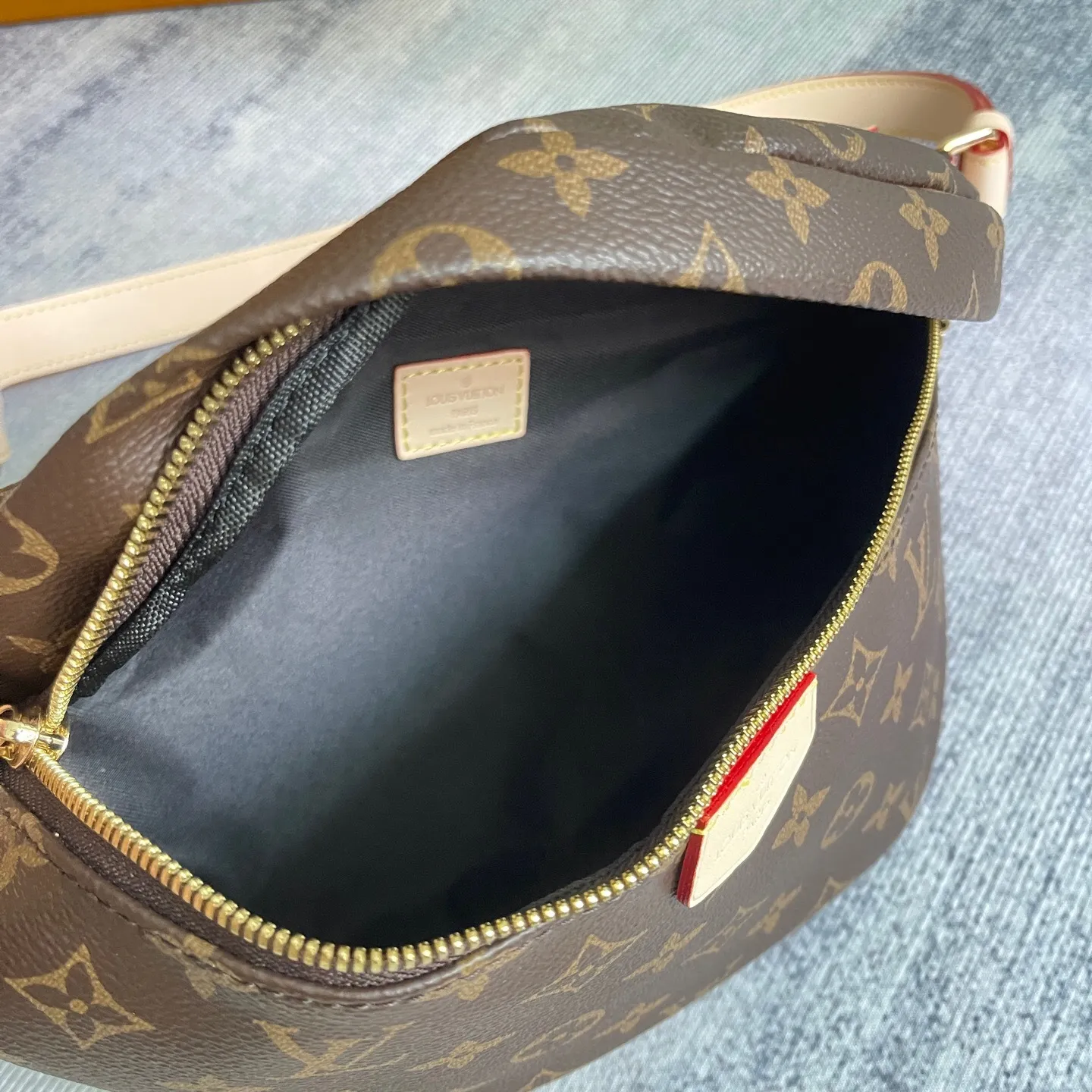 All Categories Official Website "Brand Women's Bags" Women's Bags 💙 LV 2025 New LV Crossbody Bag