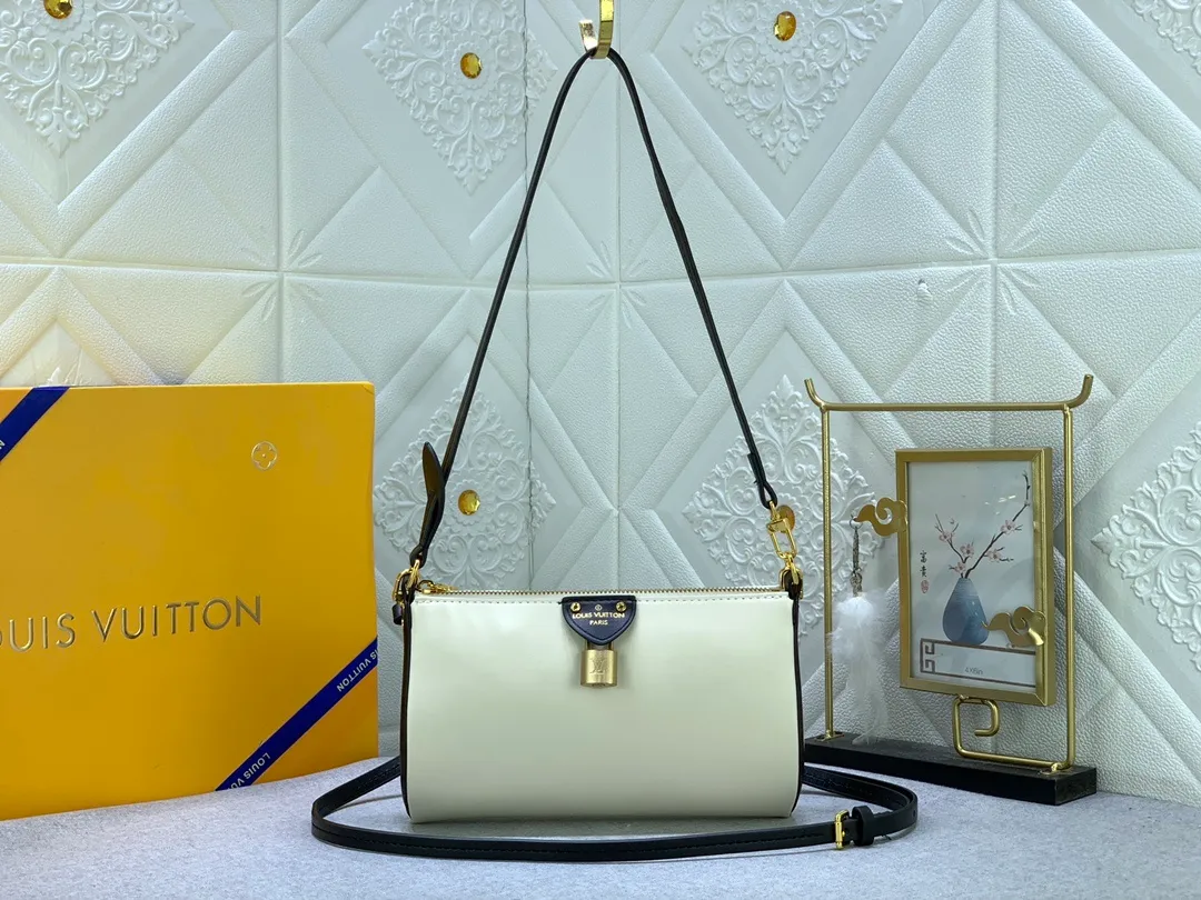All Categories Official Website "Brand Women's Bags" Women's Bags 💙 LV 2024 New LV Crossbody Bag