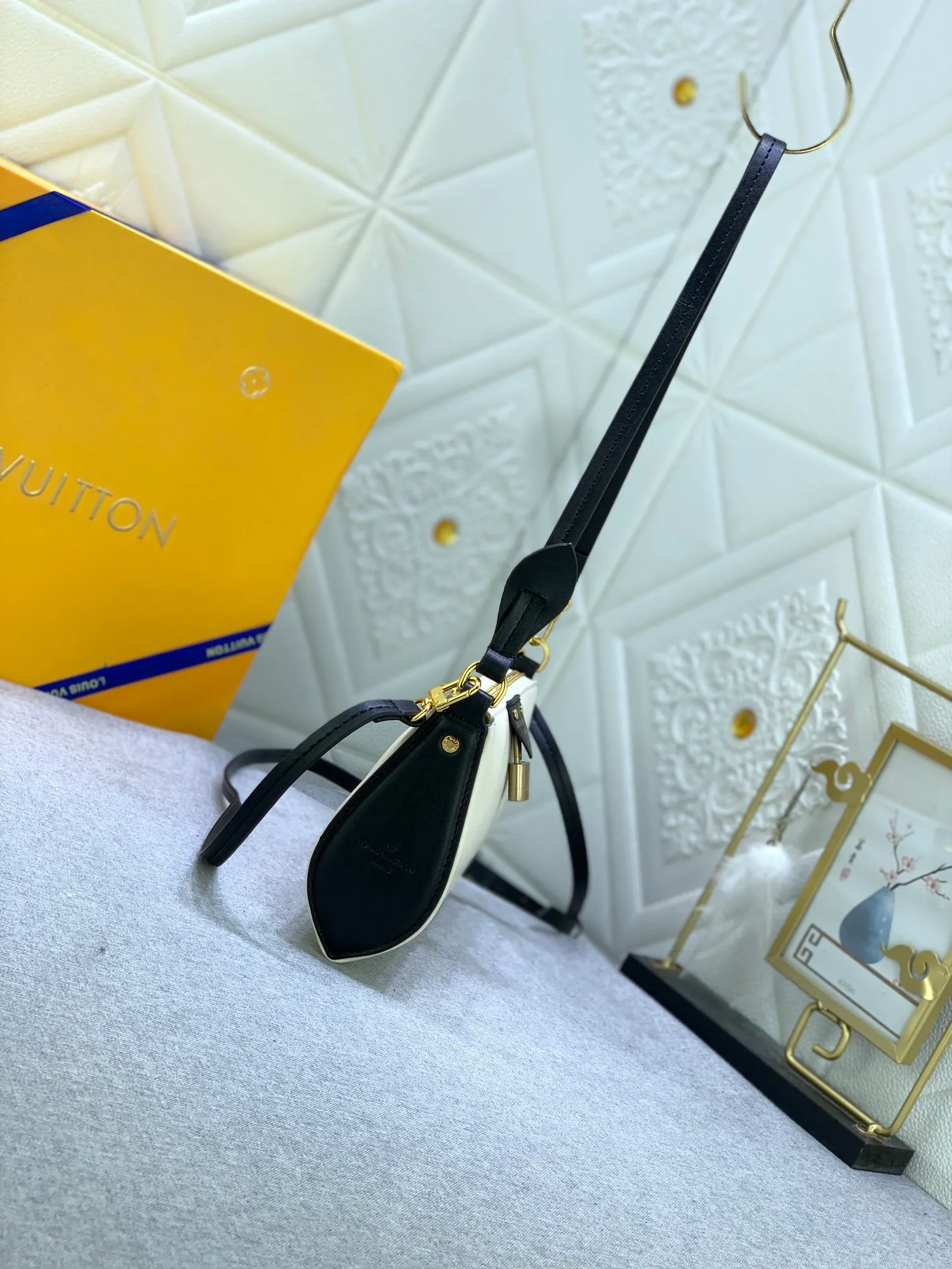 All Categories Official Website "Brand Women's Bags" Women's Bags 💙 LV 2024 New LV Crossbody Bag