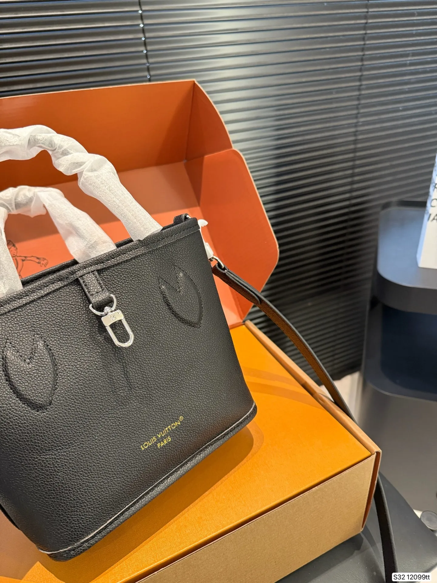 All Categories Official Website "Brand Women's Bags" Women's Bags 💙 LV 2025 New LV Crossbody Bag