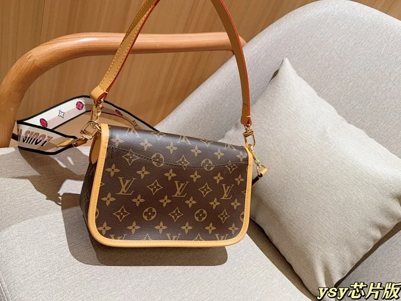 All categories Official website "Brand Women's Bags" Women's Bags 💙 LV 2025 new LV armpit bag
