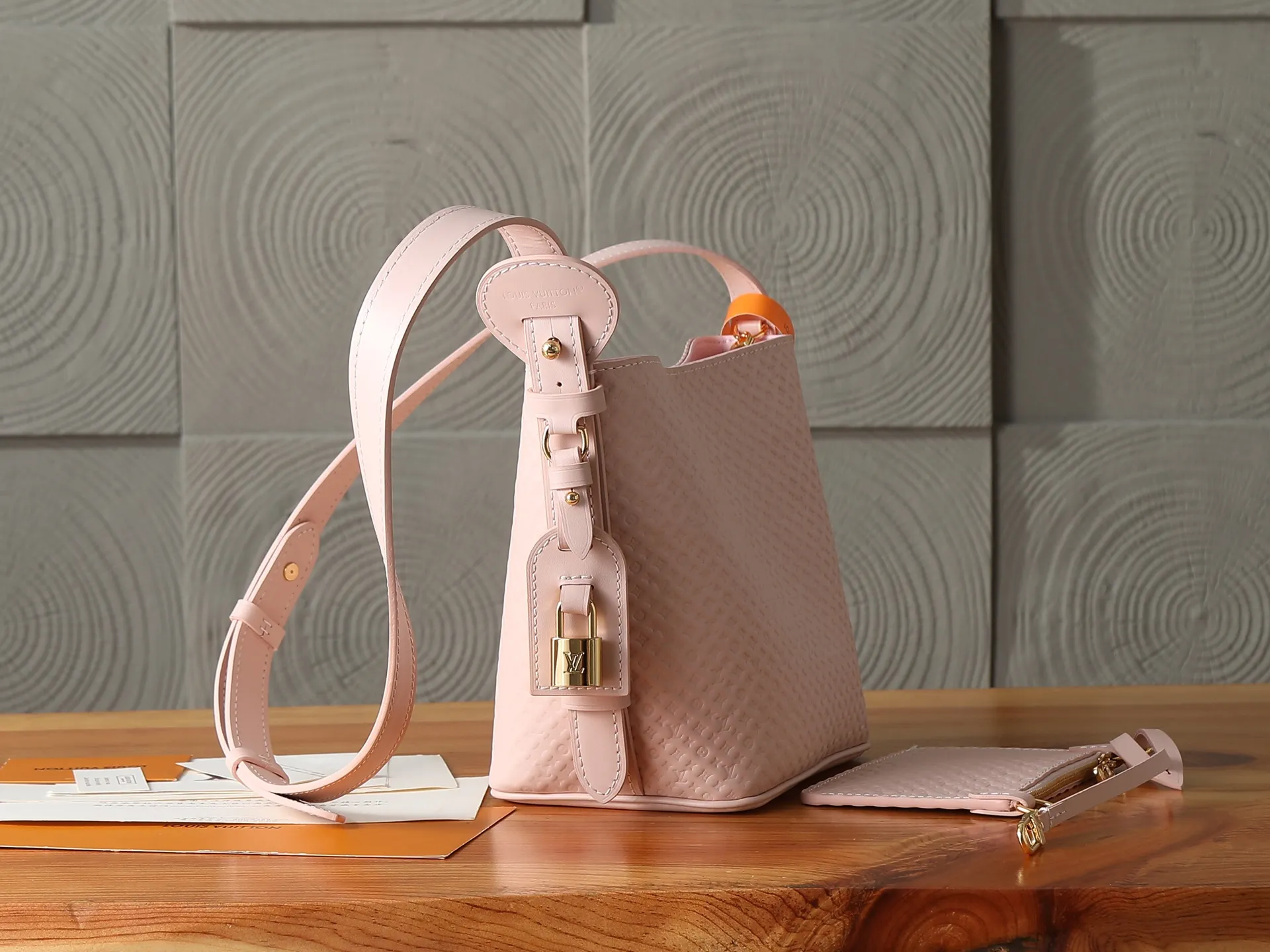 All Categories Official Website "Brand Women's Bags" Women's Bags 💙 LV LV 2026 New Crossbody Shoulder Bag