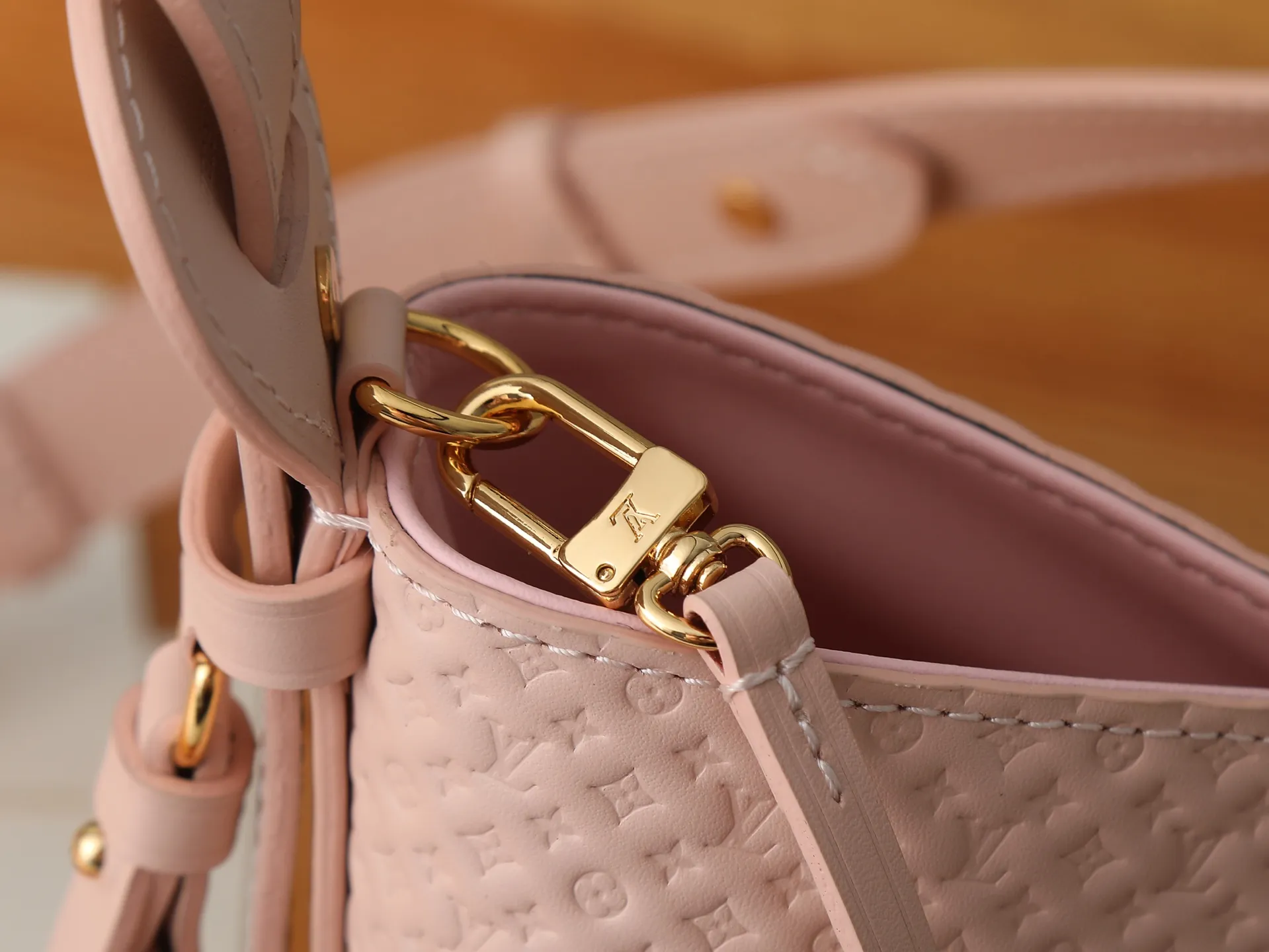 All Categories Official Website "Brand Women's Bags" Women's Bags 💙 LV LV 2026 New Crossbody Shoulder Bag