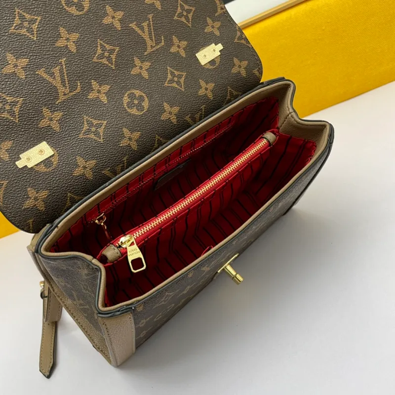 All categories Official website "Brand Women's Bags" Women's Bags 💙 LV 2022 official new LV patented cowhide crossbody bag wholesale 58002100 High quality Size: 26-18-8 CM