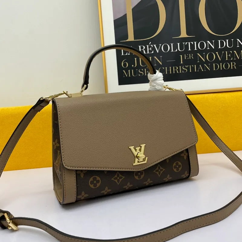 All categories Official website "Brand Women's Bags" Women's Bags 💙 LV 2022 official new LV patented cowhide crossbody bag wholesale 58002100 High quality Size: 26-18-8 CM