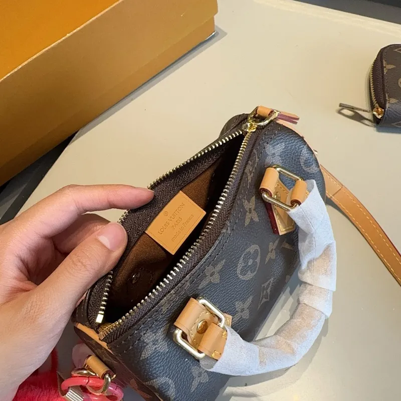 All Categories Official Website "Brand Women's Bags" Women's Bags 💙 LV 2025 New LV Crossbody Bag