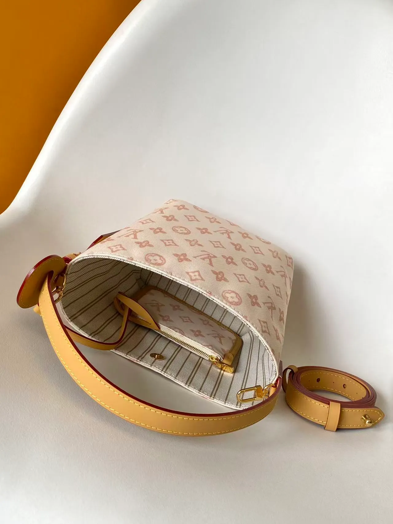 All Categories Official Website "Brand Women's Bags" Women's Bags 💙 LV 2026 New LV Crossbody Bag