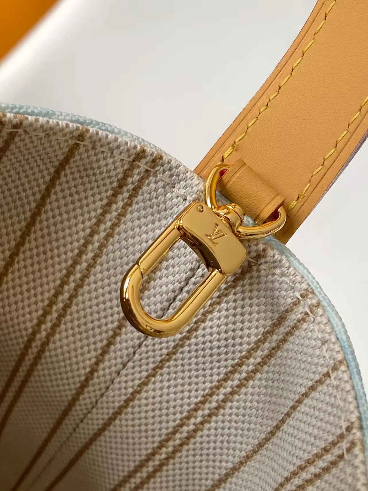 All Categories Official Website "Brand Women's Bags" Women's Bags 💙 LV 2026 New LV Crossbody Bag