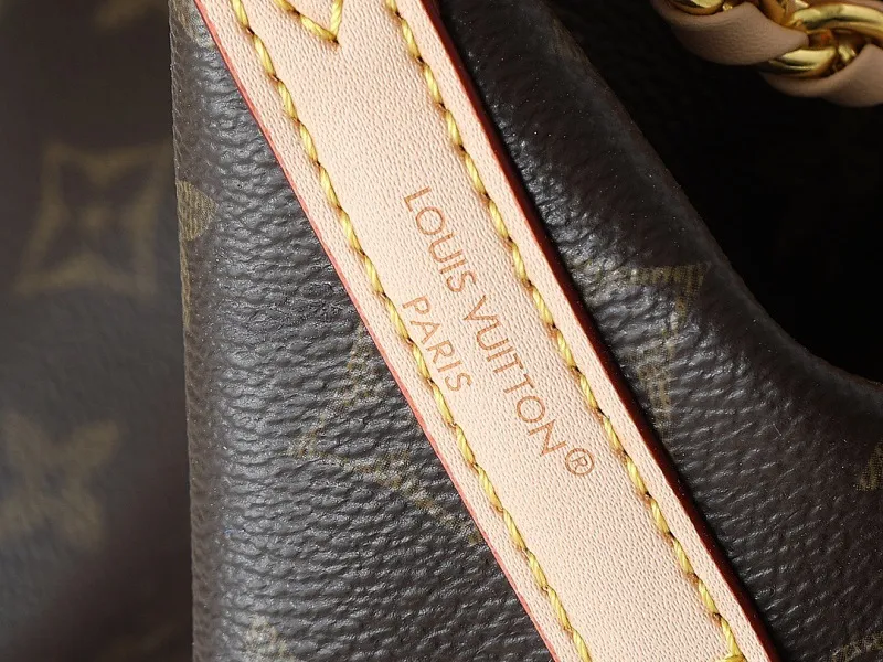 All categories Official website "Brand Women's Bags" Women's Bags 💙 LV 2025 new LV armpit bag