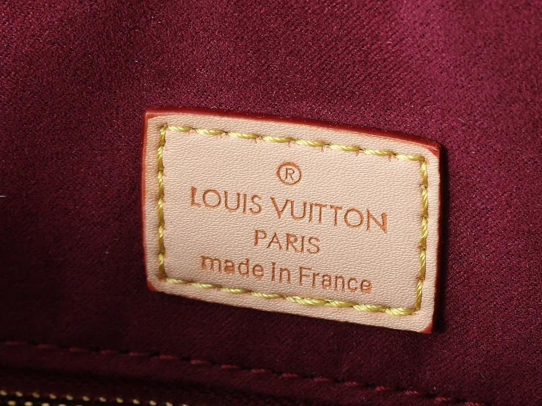 All categories Official website "Brand Women's Bags" Women's Bags 💙 LV 2025 new LV armpit bag