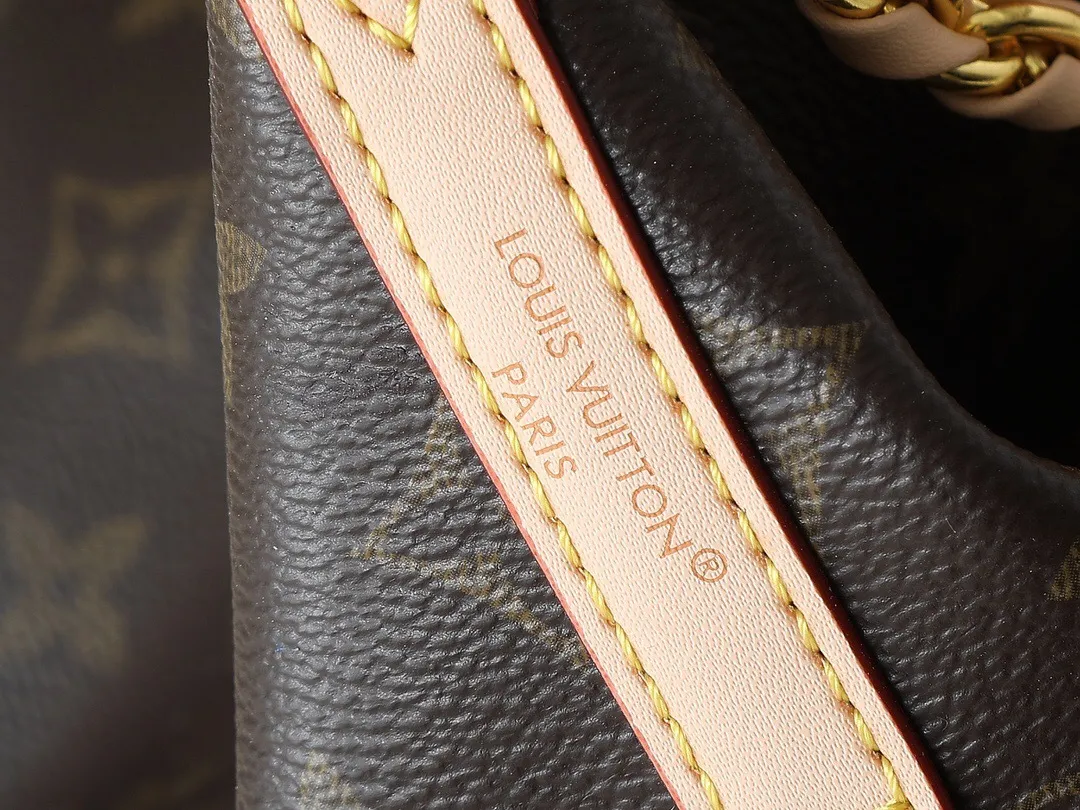 All categories Official website "Brand Women's Bags" Women's Bags 💙 LV 2025 new LV armpit bag