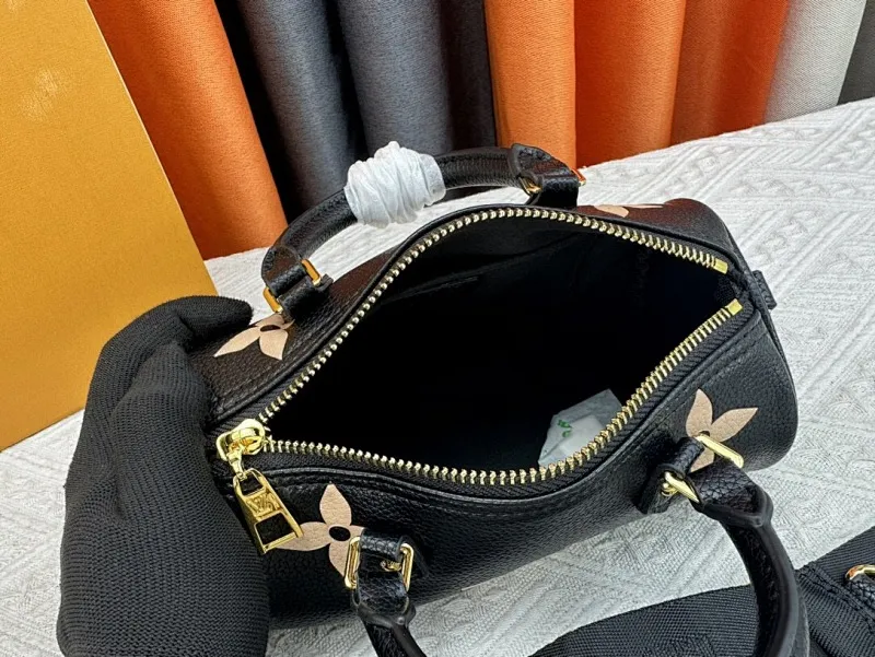All Categories Official Website "Brand Women's Bags" Women's Bags 💙 LV 2024 New LV Crossbody Bag