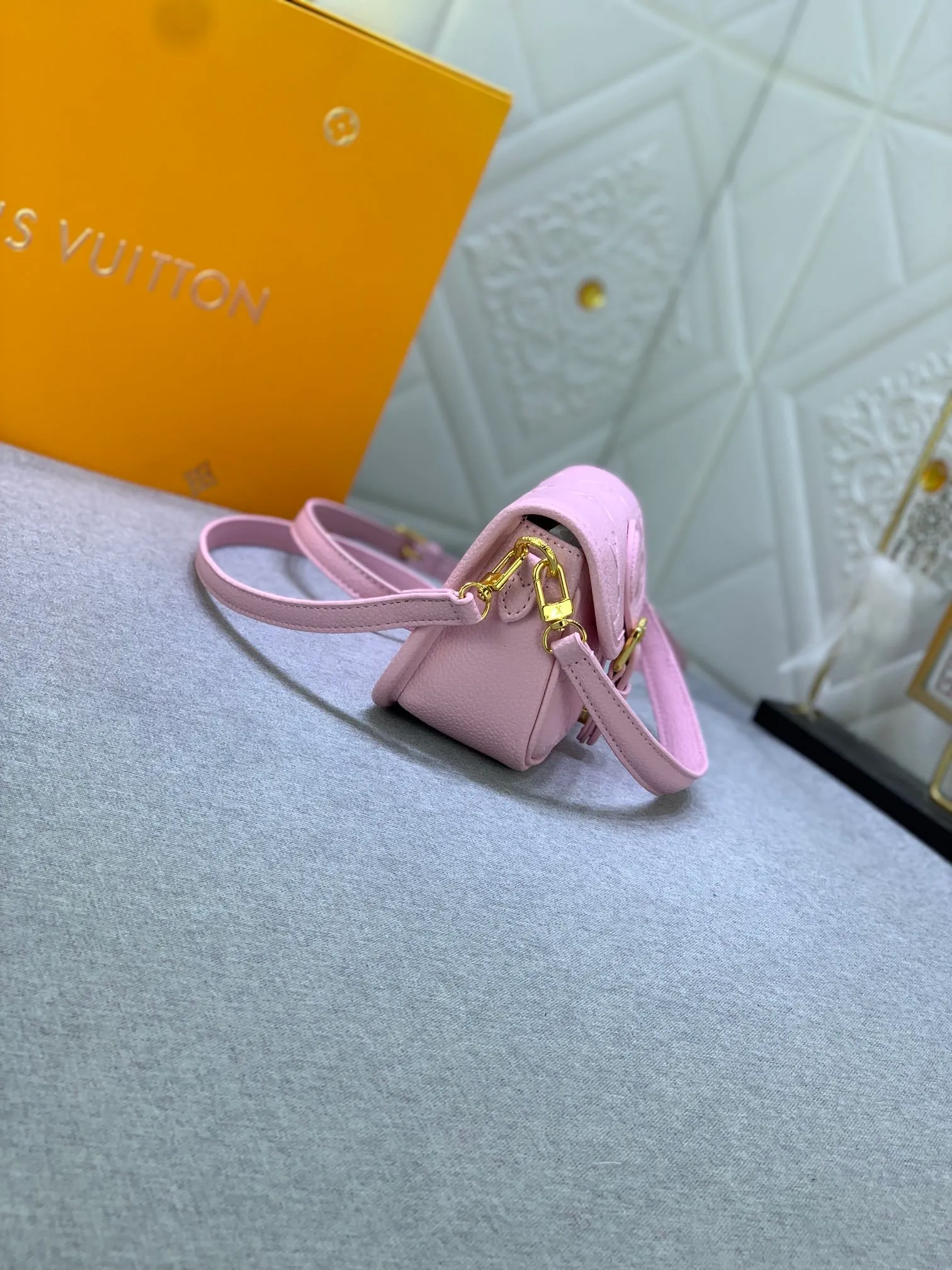 All Categories Official Website "Brand Women's Bags" Women's Bags 💙 LV 2024 New LV Crossbody Bag