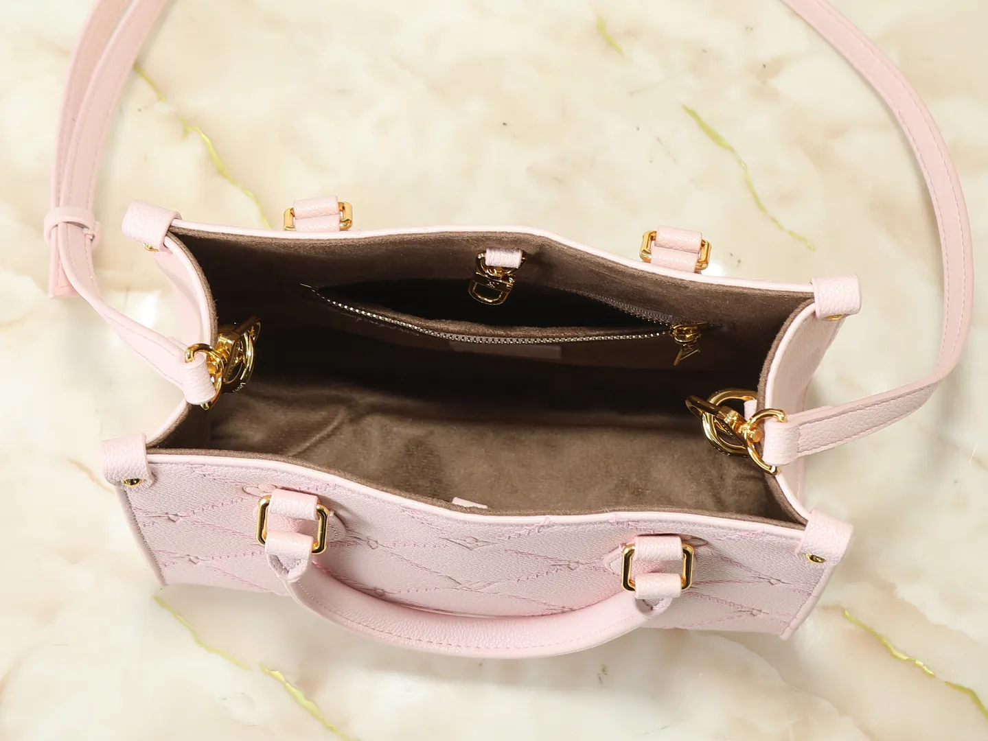 All Categories Official Website "Brand Women's Bags" Women's Bags 💙 LV LV 2026 New Crossbody Shoulder Bag