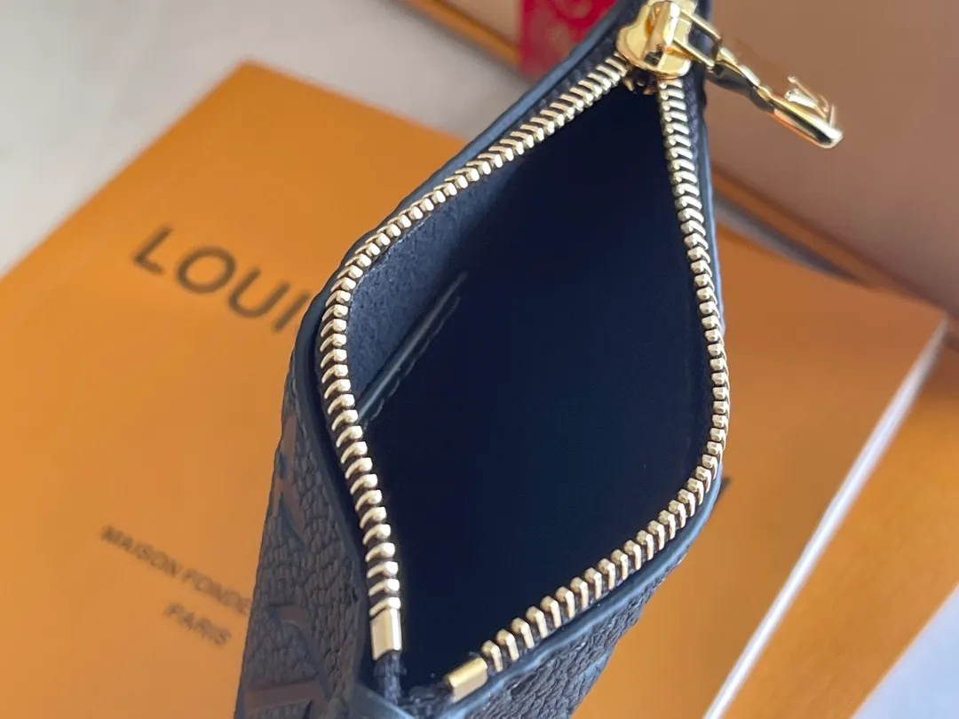 All Categories 💚 Authentic Grade Bags 💚 LV 2026 New LV Top Replica Crossbody Shoulder Bag