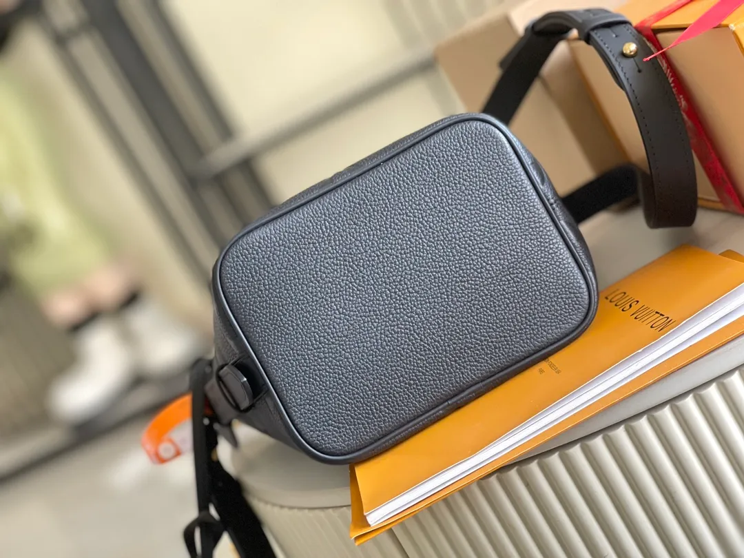 All Categories 💚 Authentic Grade Bags 💚 LV 2026 New LV Top Replica Crossbody Shoulder Bag