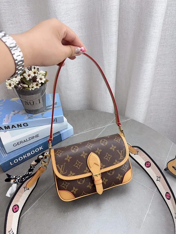 All Categories Official Website "Brand Women's Bags" Women's Bags 💙 LV 2025 New LV Crossbody Bag