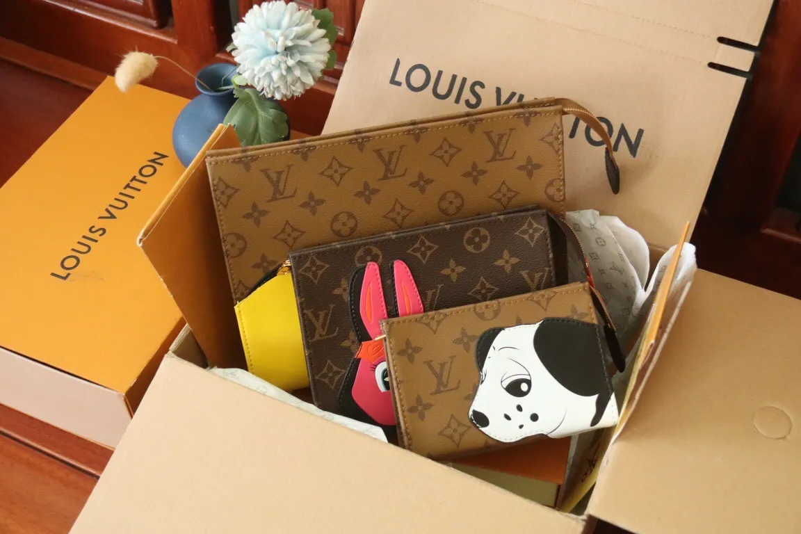 All Categories Official Website "Brand Women's Bags" Women's Bags 💙 LV 2025 New LV Cosmetic Bag