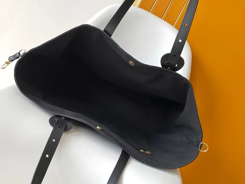 All categories Official website "Brand Women's Bags" Women's Bags 💙 LV 2026 new LV hand-held crossbody bag