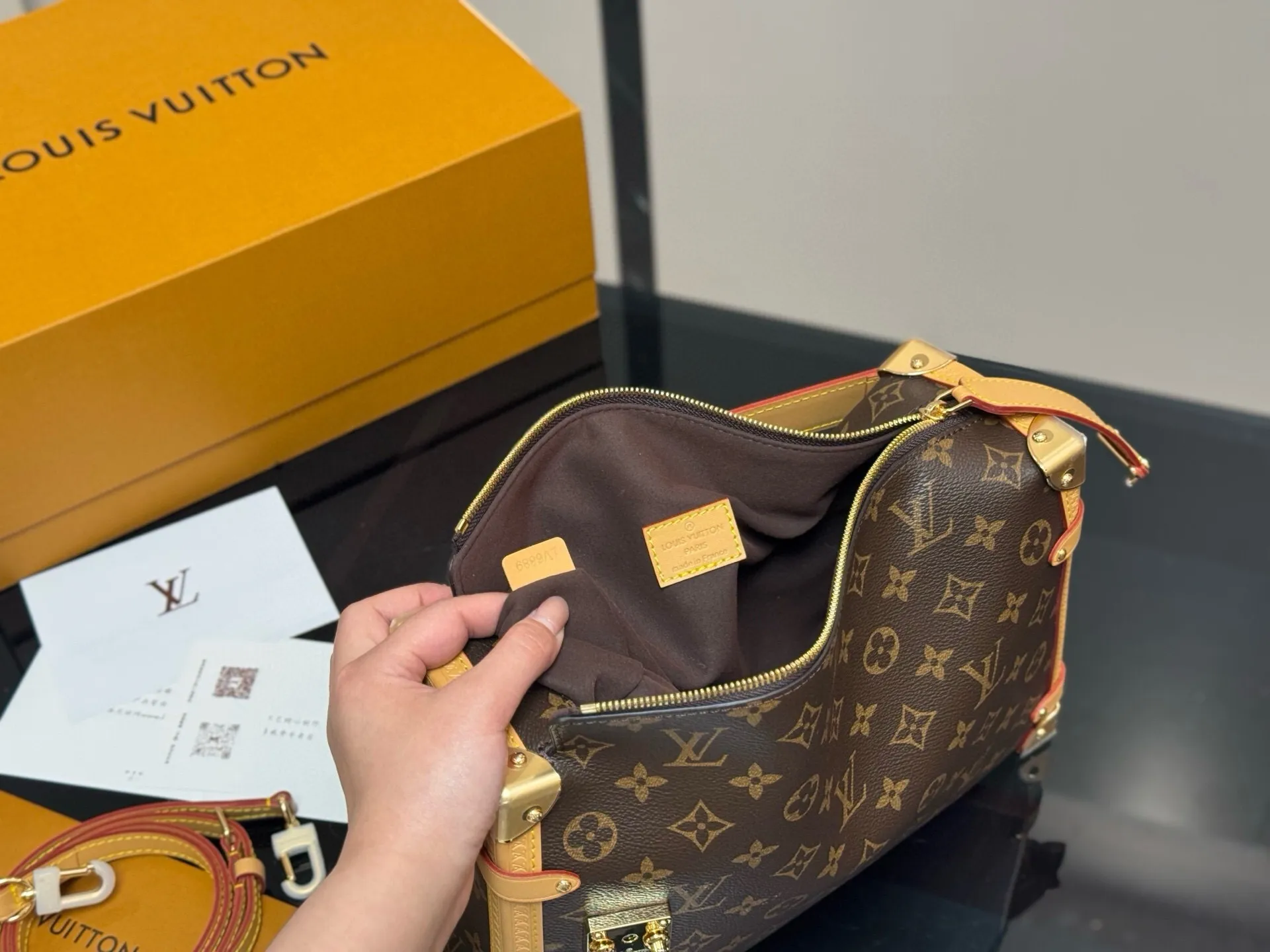 All categories Official website "Brand Women's Bags" Women's Bags 💙 LV 2025 new LV armpit bag