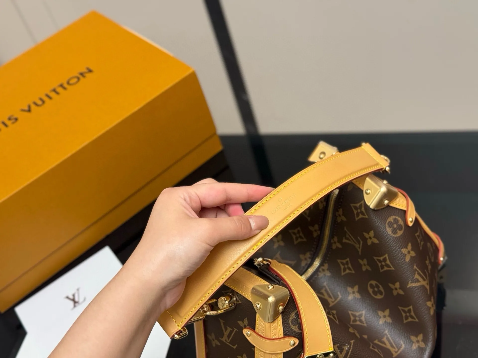 All categories Official website "Brand Women's Bags" Women's Bags 💙 LV 2025 new LV armpit bag