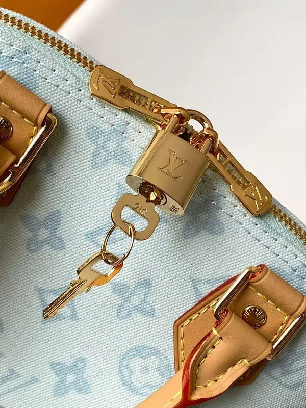 All Categories Official Website "Brand Women's Bags" Women's Bags 💙 LV 2026 New LV Crossbody Bag