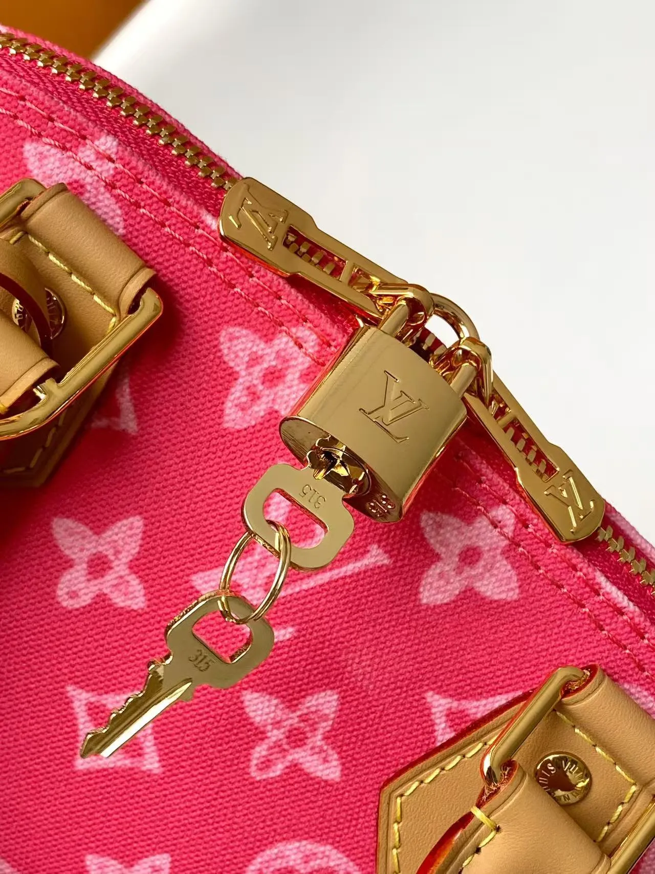 All Categories Official Website "Brand Women's Bags" Women's Bags 💙 LV 2026 New LV Crossbody Bag