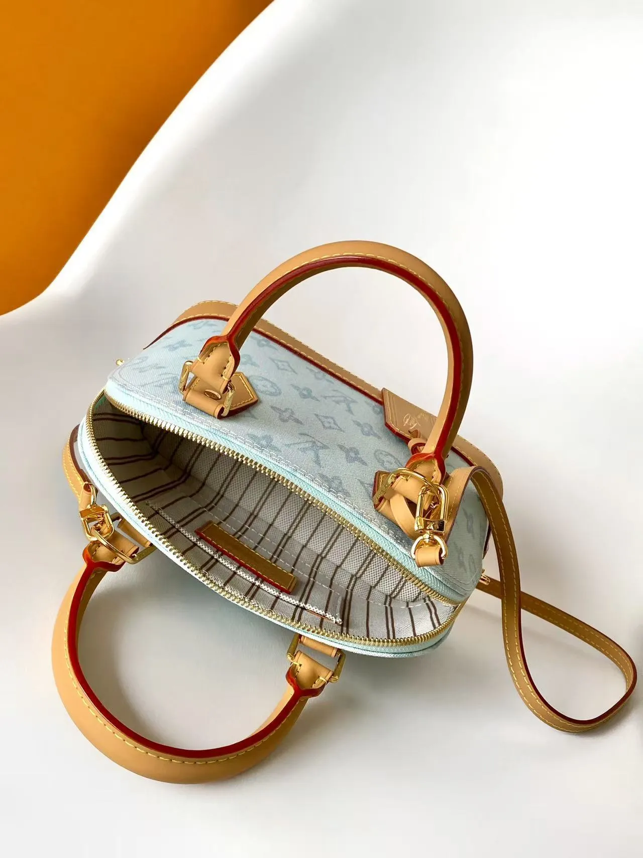 All Categories Official Website "Brand Women's Bags" Women's Bags 💙 LV 2026 New LV Crossbody Bag