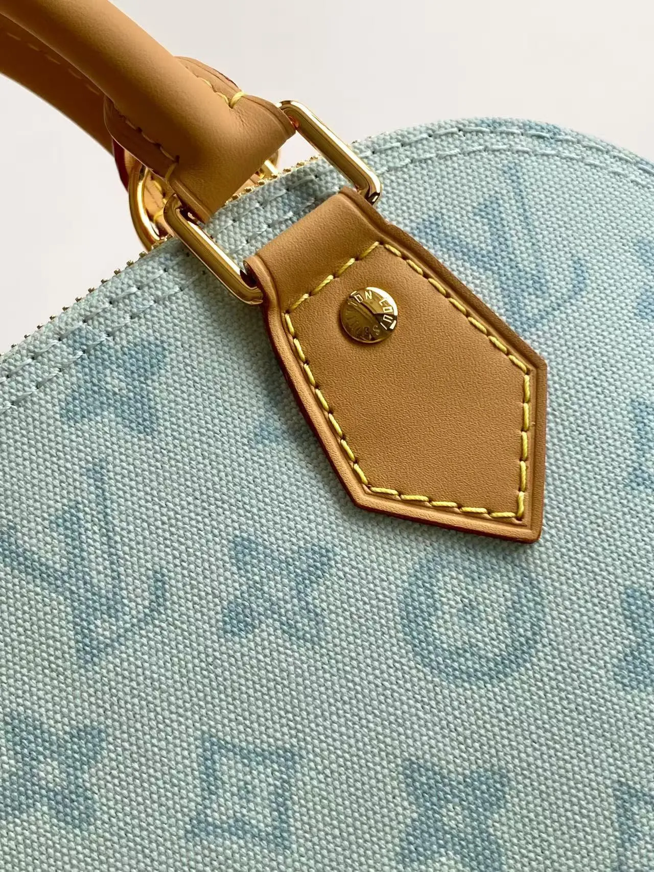 All Categories Official Website "Brand Women's Bags" Women's Bags 💙 LV 2026 New LV Crossbody Bag