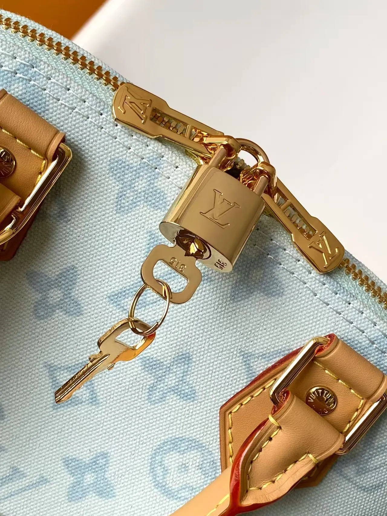 All Categories Official Website "Brand Women's Bags" Women's Bags 💙 LV 2026 New LV Crossbody Bag