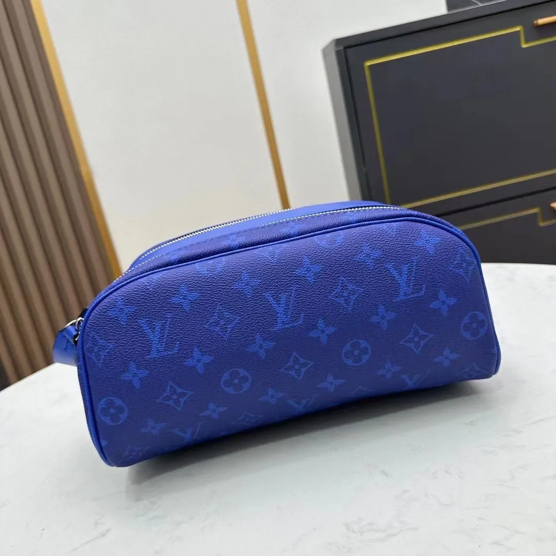 All categories Official website "Brand Women's Bags" Women's Bags 💙 LV 2025 new LV toiletry bag