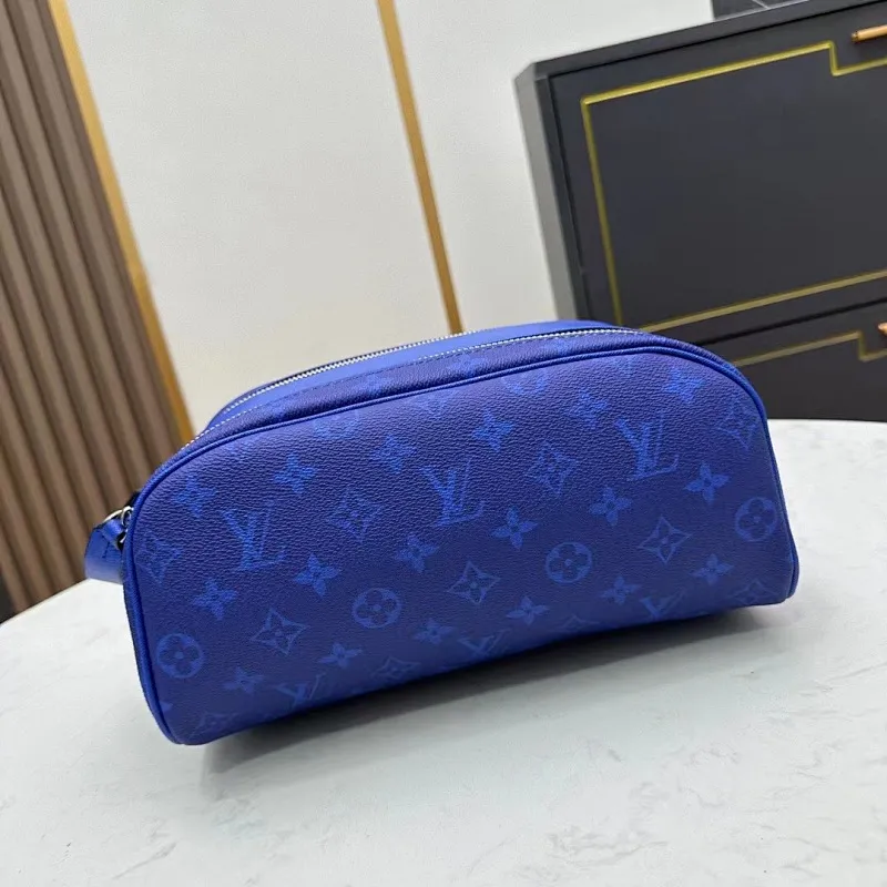 All categories Official website "Brand Women's Bags" Women's Bags 💙 LV 2025 new LV toiletry bag