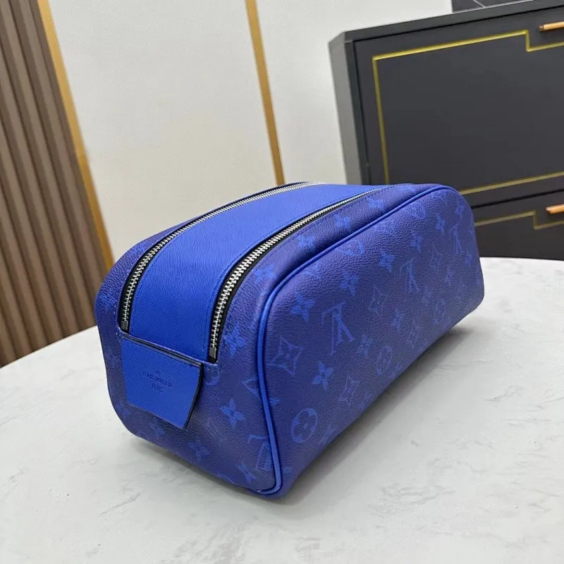 All categories Official website "Brand Women's Bags" Women's Bags 💙 LV 2025 new LV toiletry bag