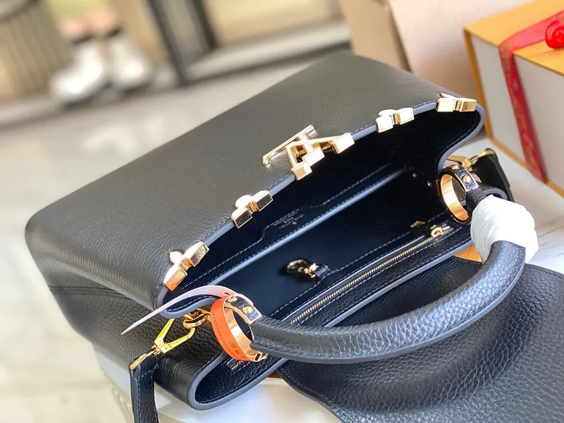 All Categories 💚 Authentic Grade Bags 💚 LV 2026 New LV Top Replica Crossbody Shoulder Bag