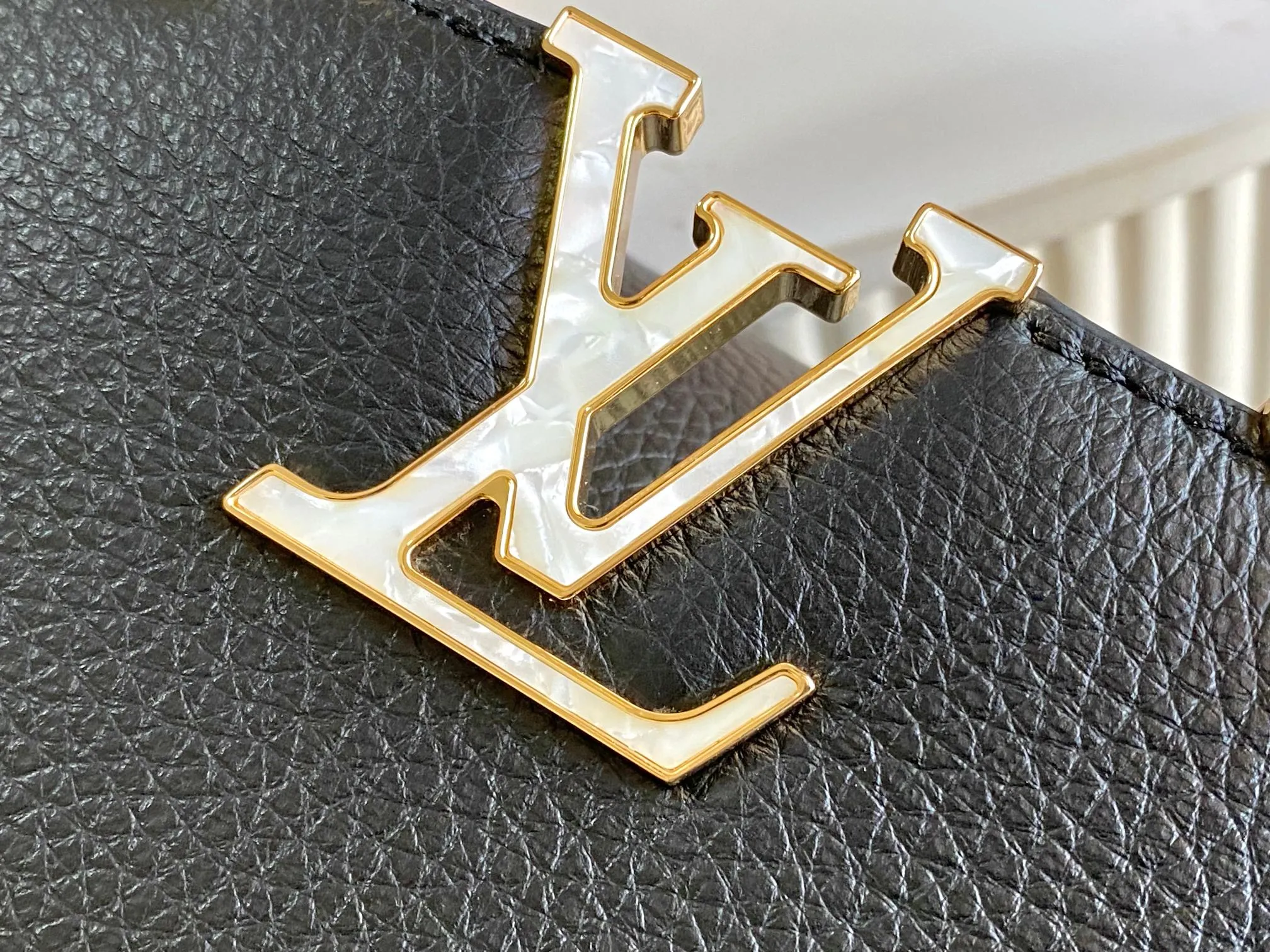 All Categories 💚 Authentic Grade Bags 💚 LV 2026 New LV Top Replica Crossbody Shoulder Bag