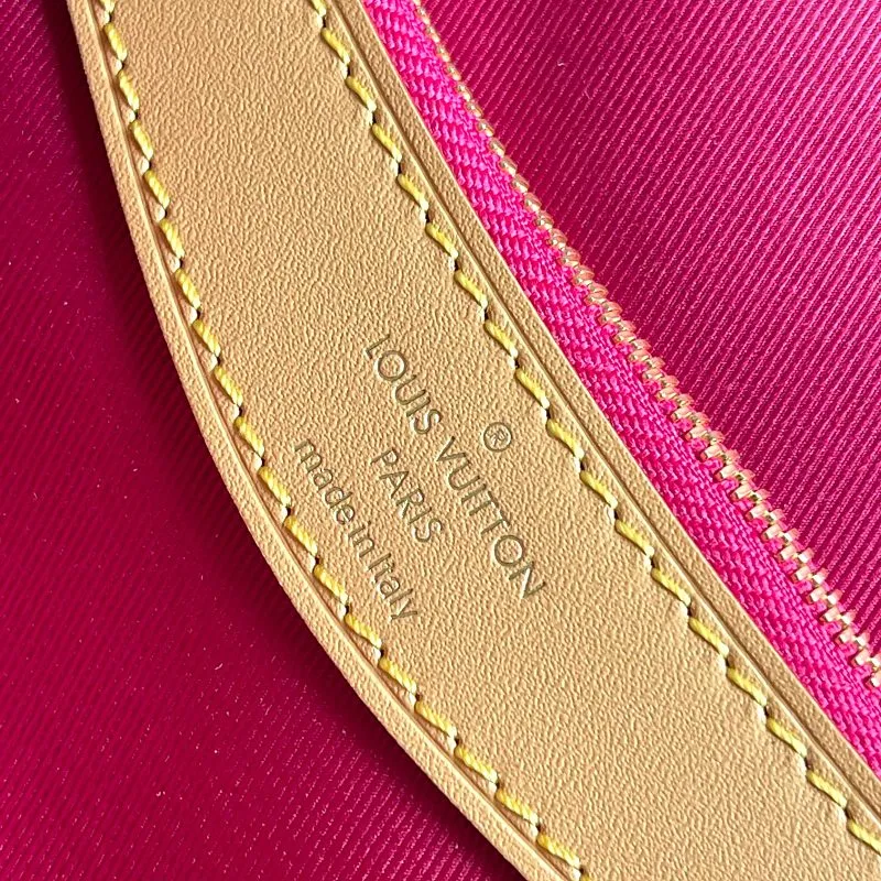 All Categories Official Website "Brand Women's Bags" Women's Bags 💙 LV LV 2026 New Crossbody Shoulder Bag