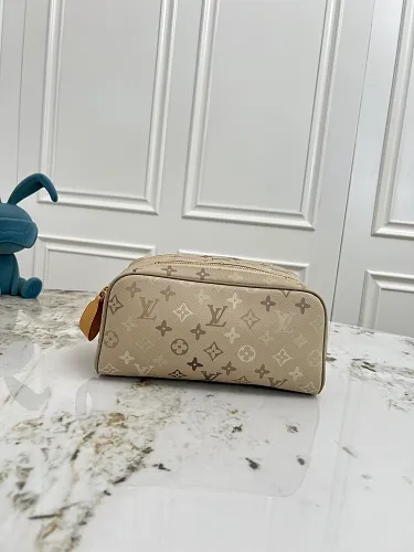 All Categories Official Website "Brand Women's Bags" Women's Bags 💙 LV 2026 New LV Cosmetic Bag