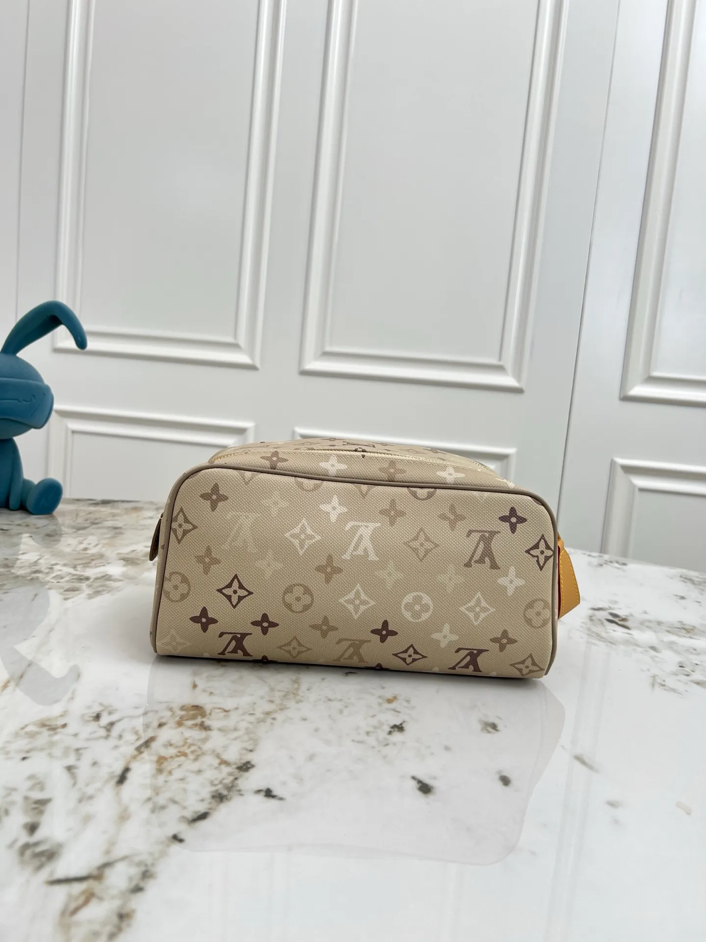 All Categories Official Website "Brand Women's Bags" Women's Bags 💙 LV 2026 New LV Cosmetic Bag
