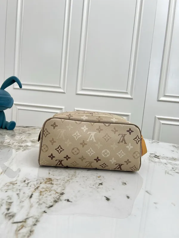 All Categories Official Website "Brand Women's Bags" Women's Bags 💙 LV 2026 New LV Cosmetic Bag