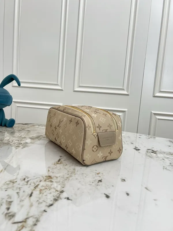 All Categories Official Website "Brand Women's Bags" Women's Bags 💙 LV 2026 New LV Cosmetic Bag