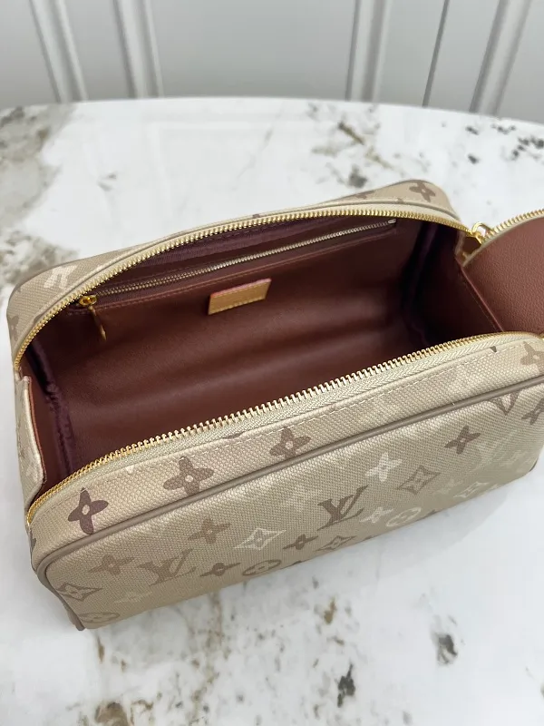 All Categories Official Website "Brand Women's Bags" Women's Bags 💙 LV 2026 New LV Cosmetic Bag