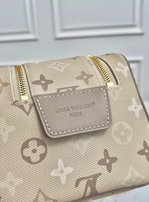 All Categories Official Website "Brand Women's Bags" Women's Bags 💙 LV 2026 New LV Cosmetic Bag