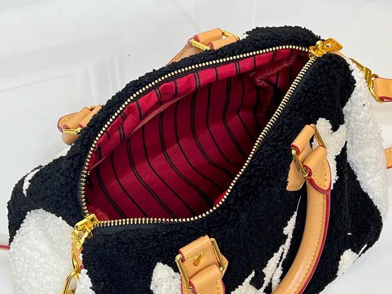 All Categories Official Website "Brand Women's Bags" Women's Bags 💙 LV 2026 New LV Crossbody Bag