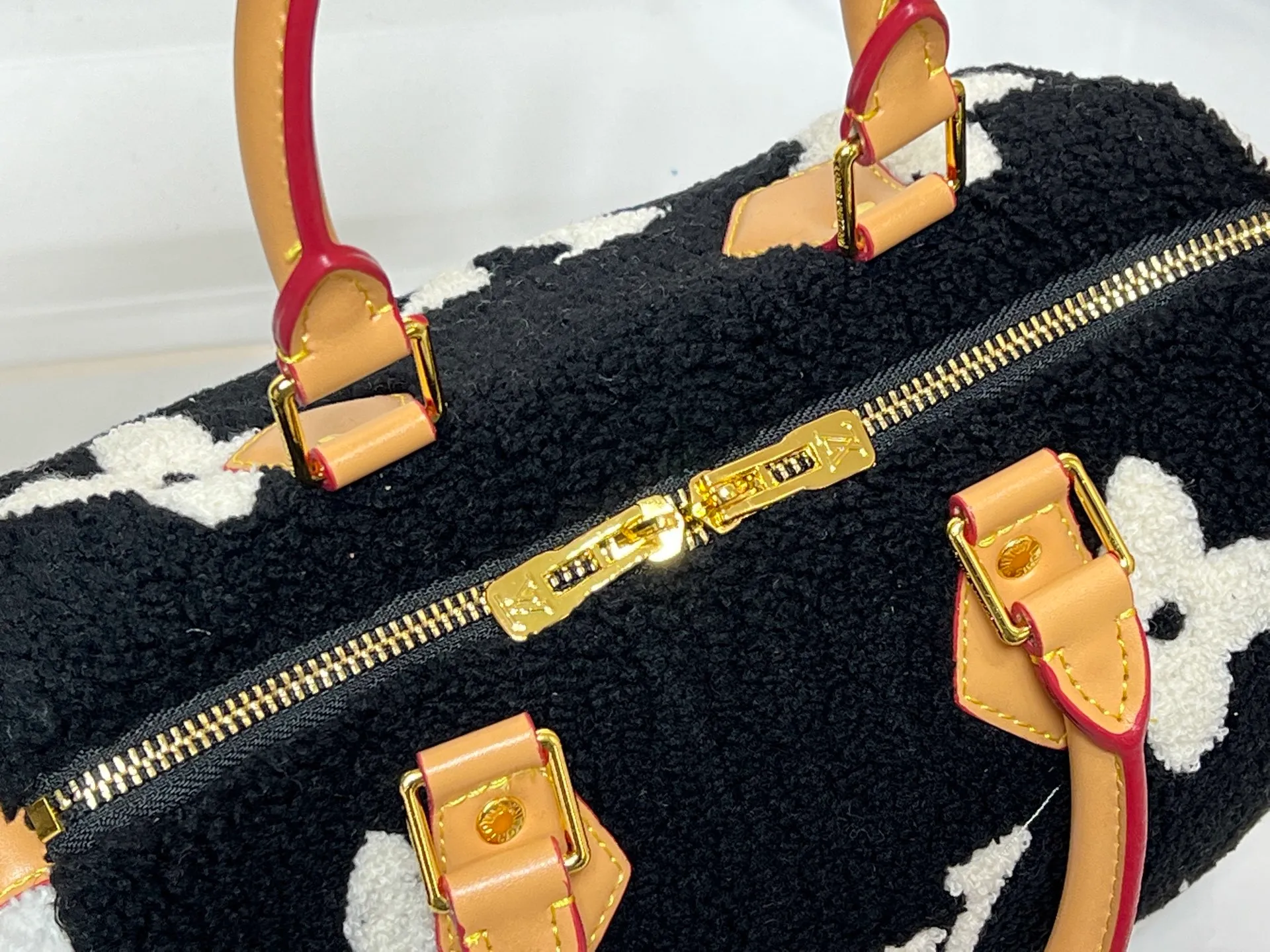 All Categories Official Website "Brand Women's Bags" Women's Bags 💙 LV 2026 New LV Crossbody Bag