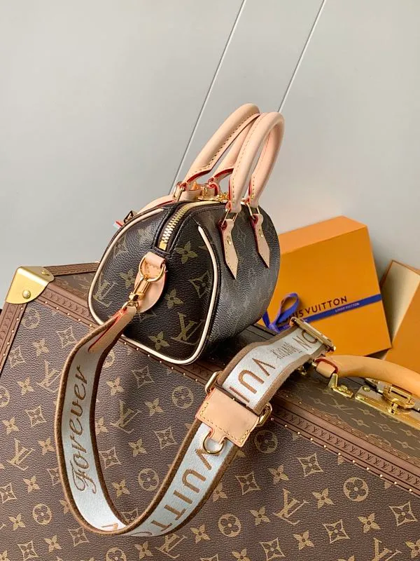 All Categories Official Website "Brand Women's Bags" Women's Bags 💙 LV 2025 New LV Crossbody Bag