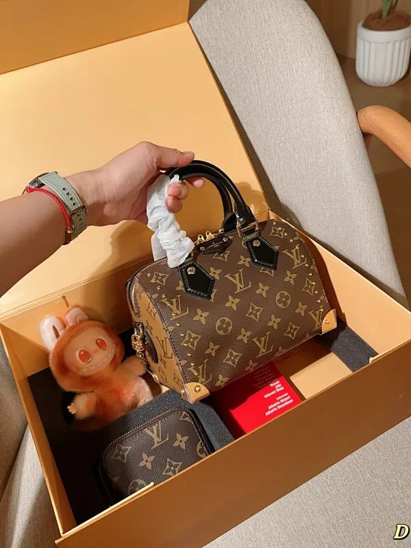 All Categories Official Website "Brand Women's Bags" Women's Bags 💙 LV 2025 New LV Rivet Iron Angle Pillow Bag ➕Coin Purse ➕labubu Pendant