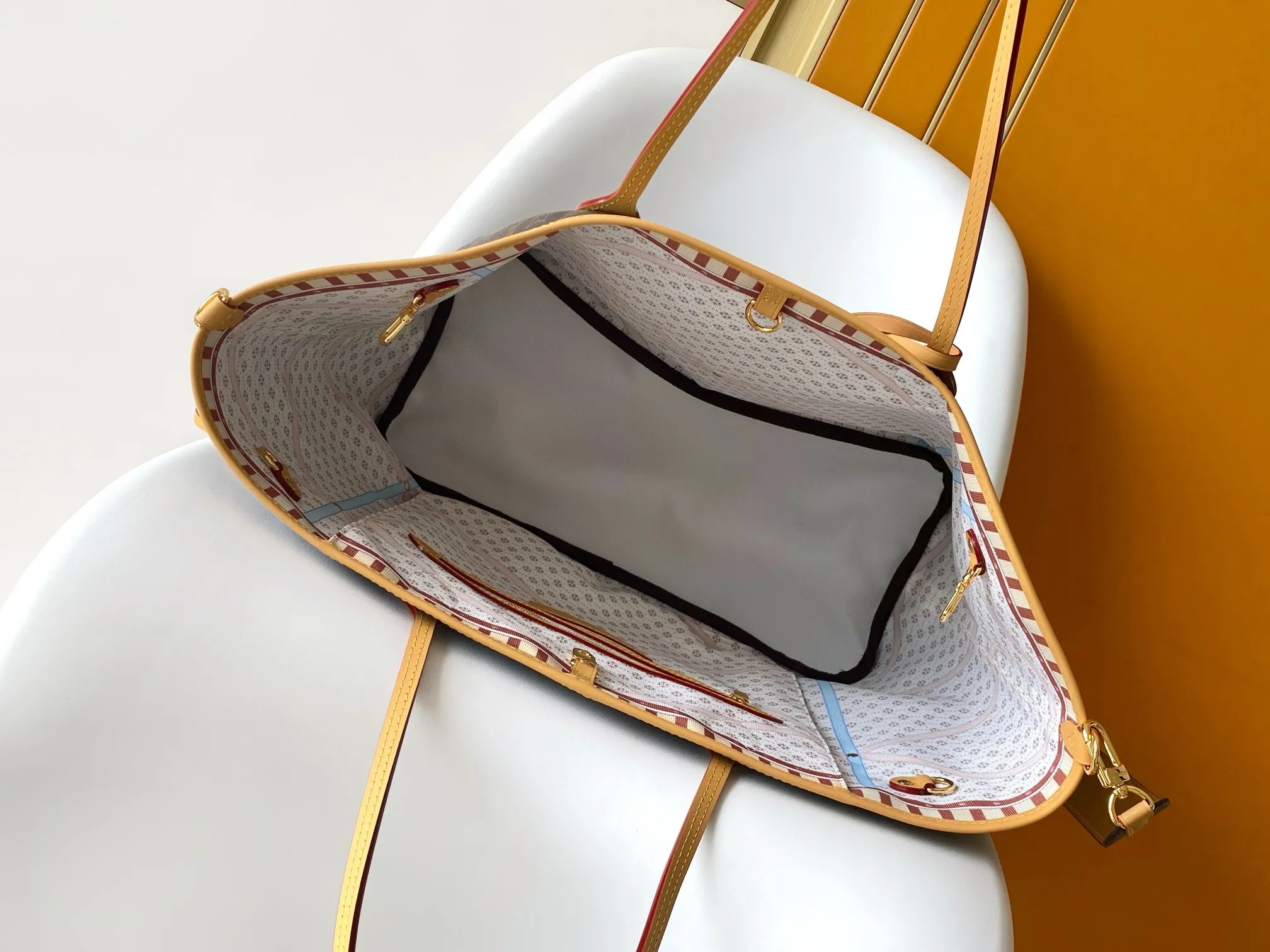 All categories Official website "Brand Women's Bags" Women's Bags 💙 LV 2026 new LV hand-held crossbody bag